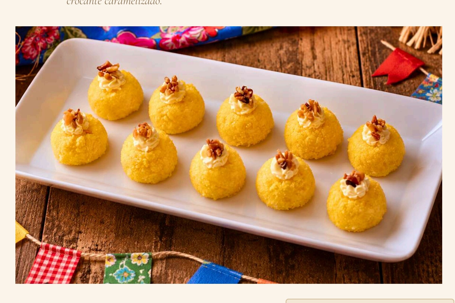 Brigadeiros de cuscuz em bandeja branca.